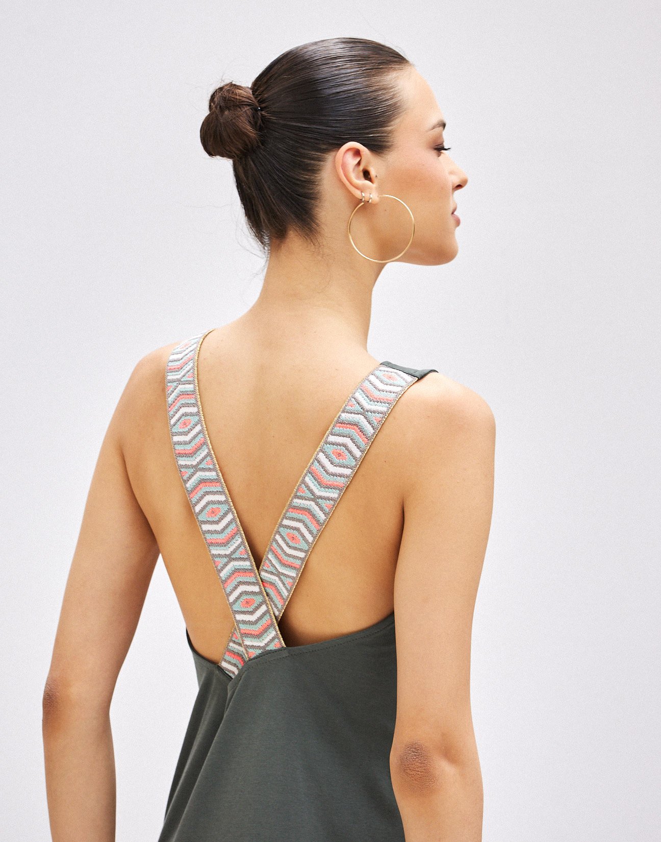 Maxi dress with straps
