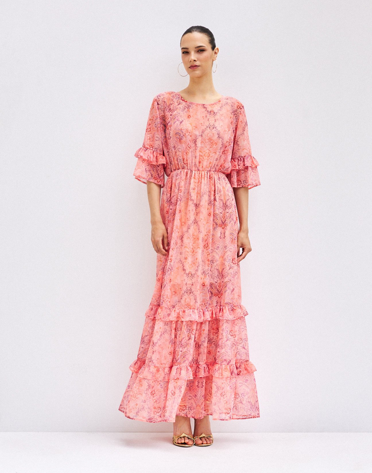 Maxi dress with ruffles
