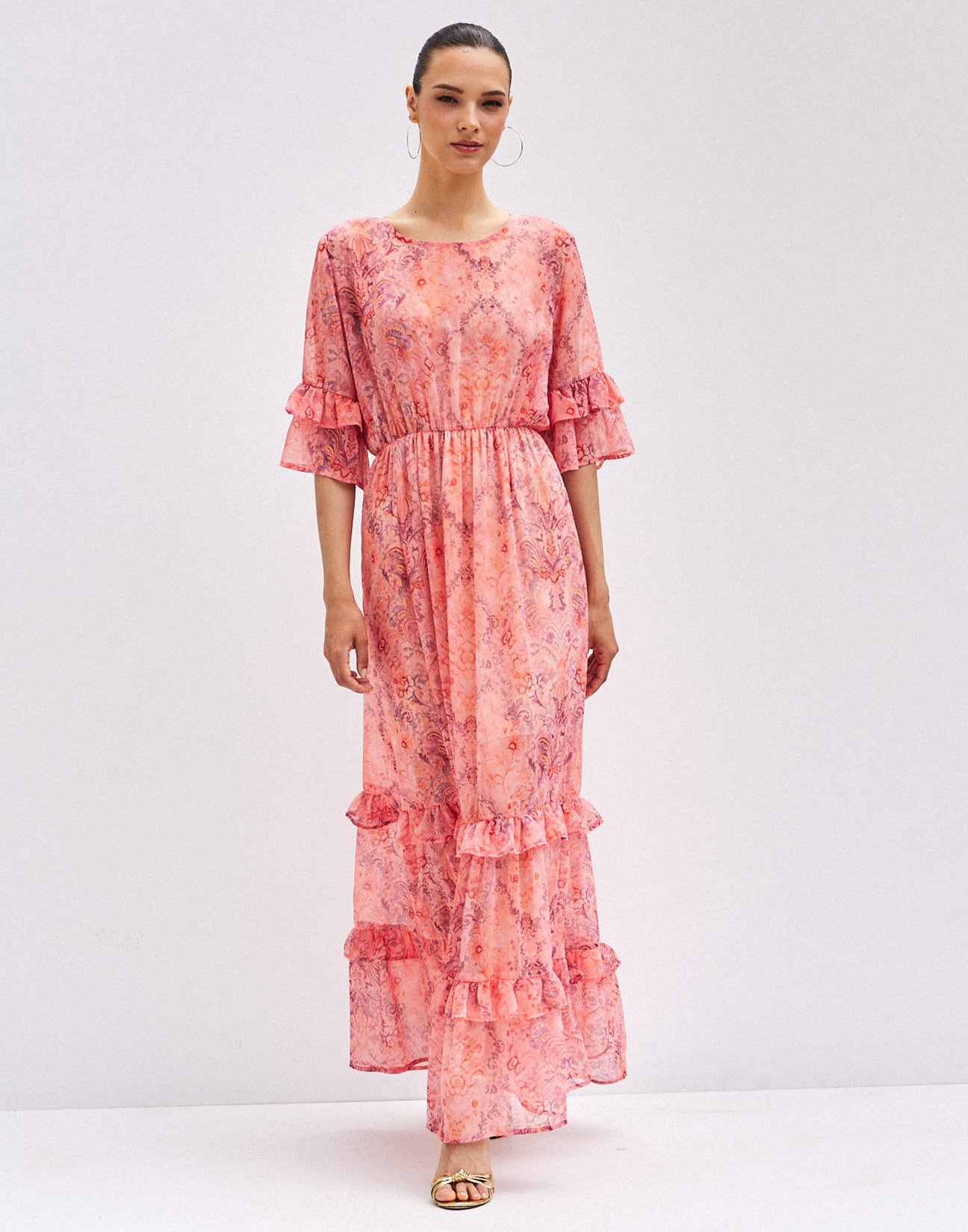 Maxi dress with ruffles