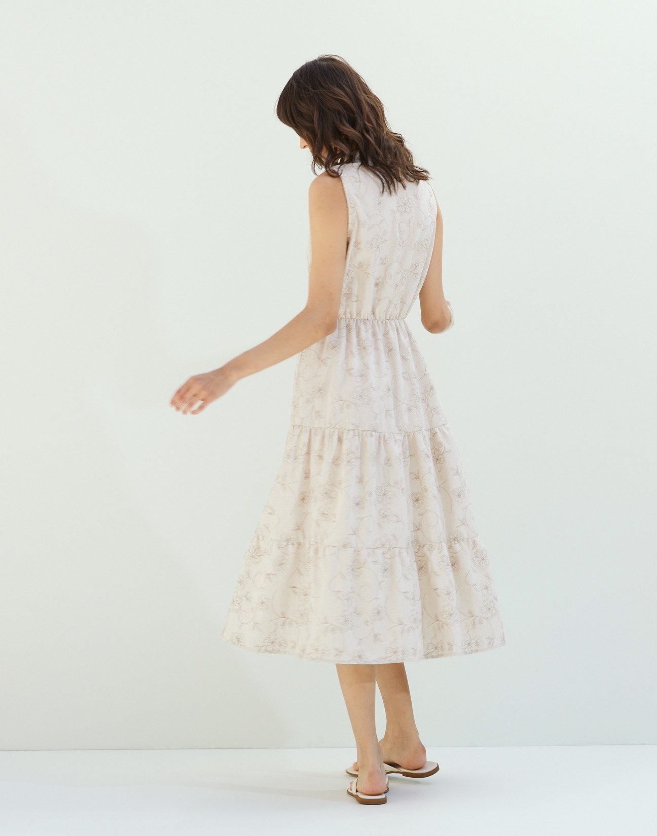 Embroidery linen dress