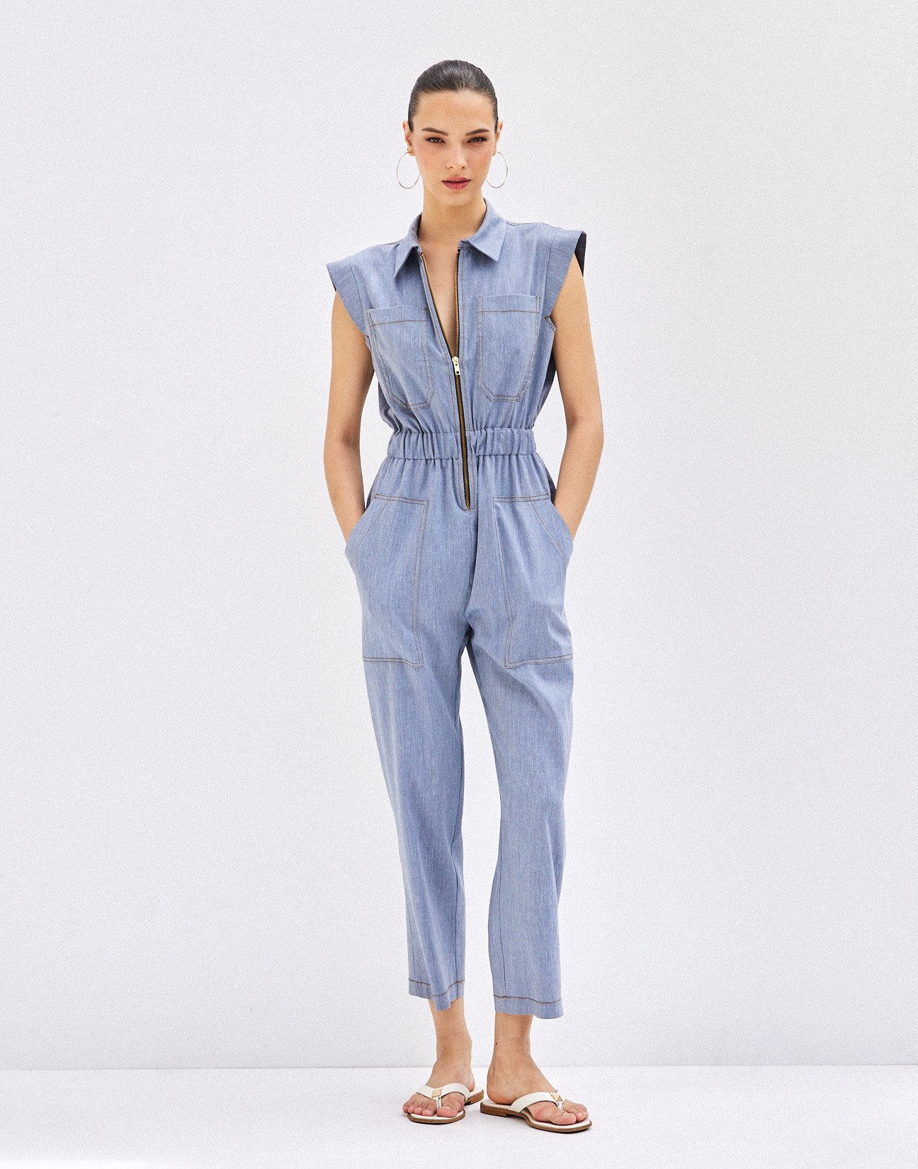 Jumpsuit with zip