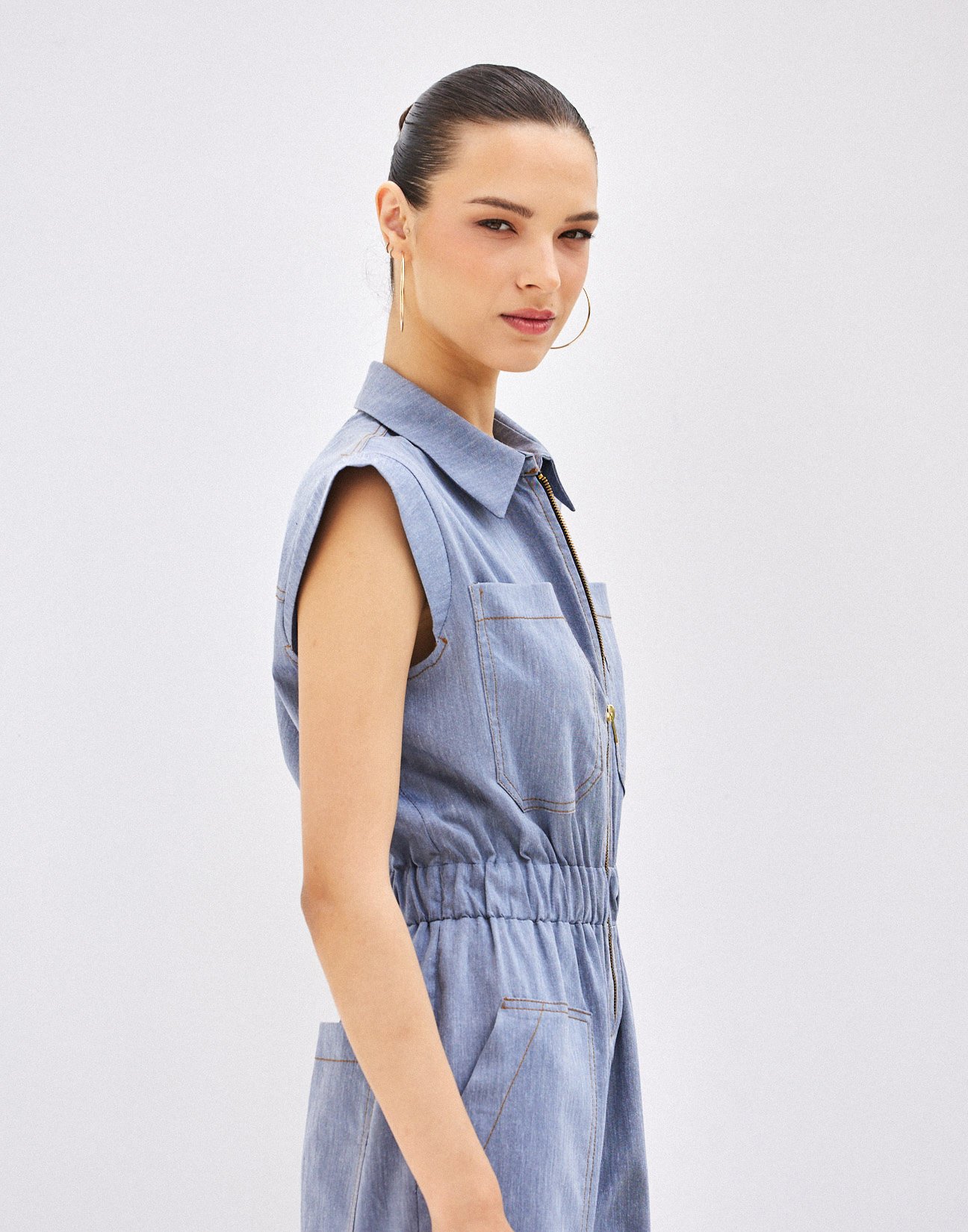 Jumpsuit with zip