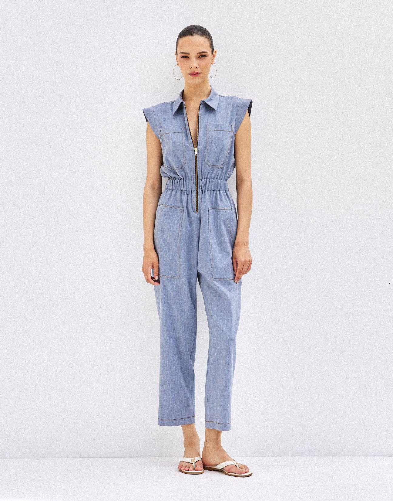 Jumpsuit with zip