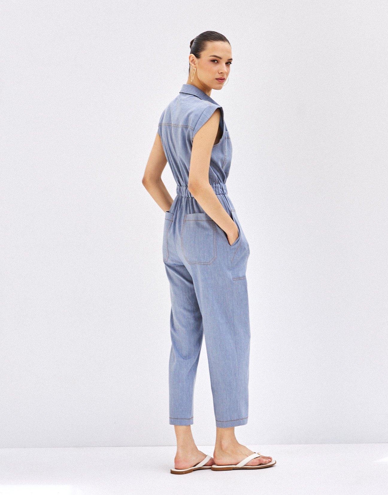 Jumpsuit with zip