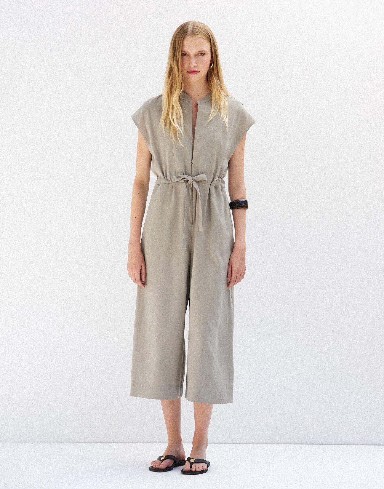 Jumpsuit with tie