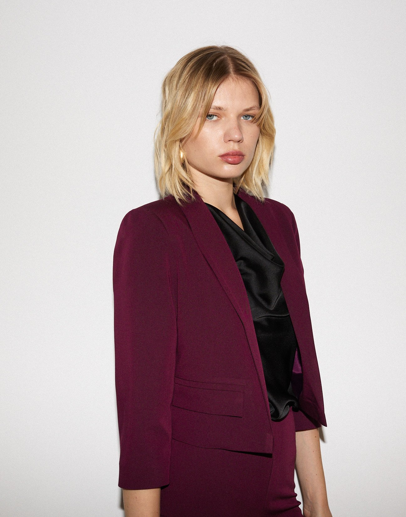 Short blazer with lapel