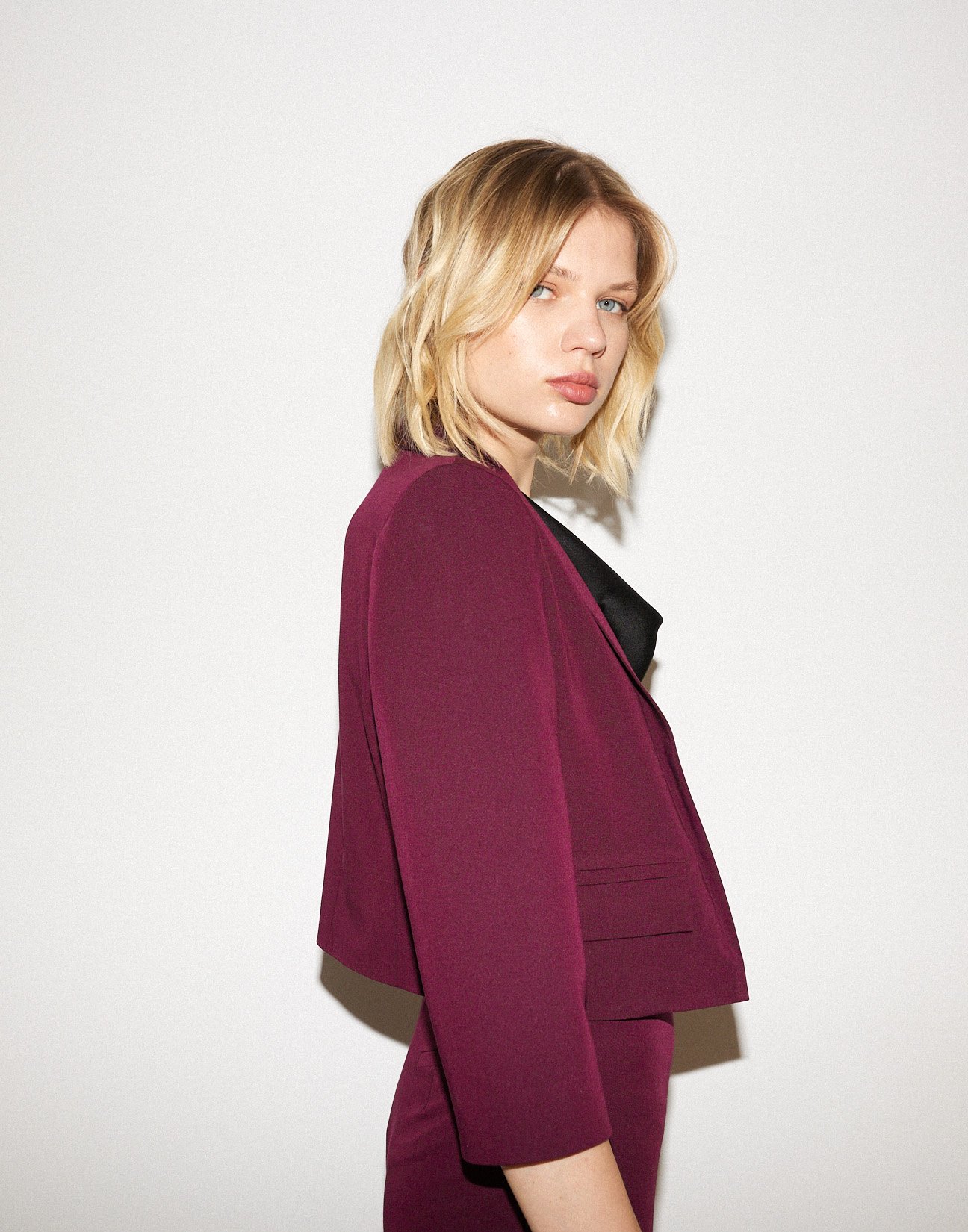 Short blazer with lapel