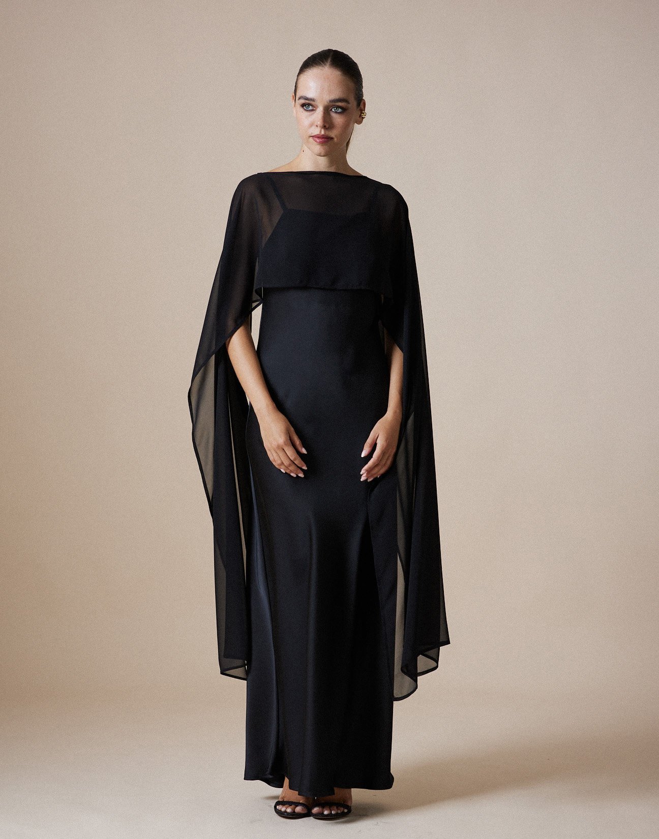 Asymmetric cape