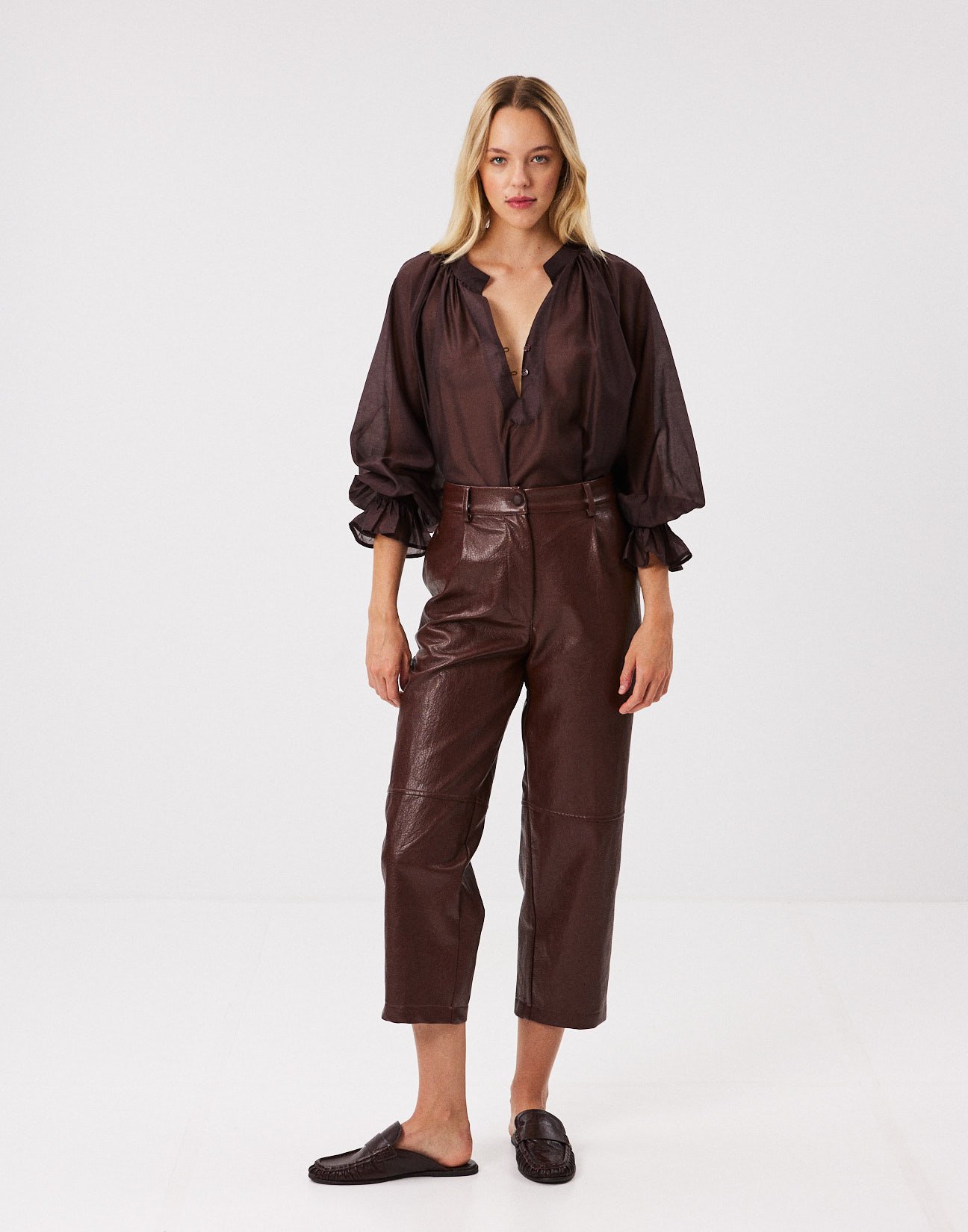 Παντελόνι με όψη δέρματος