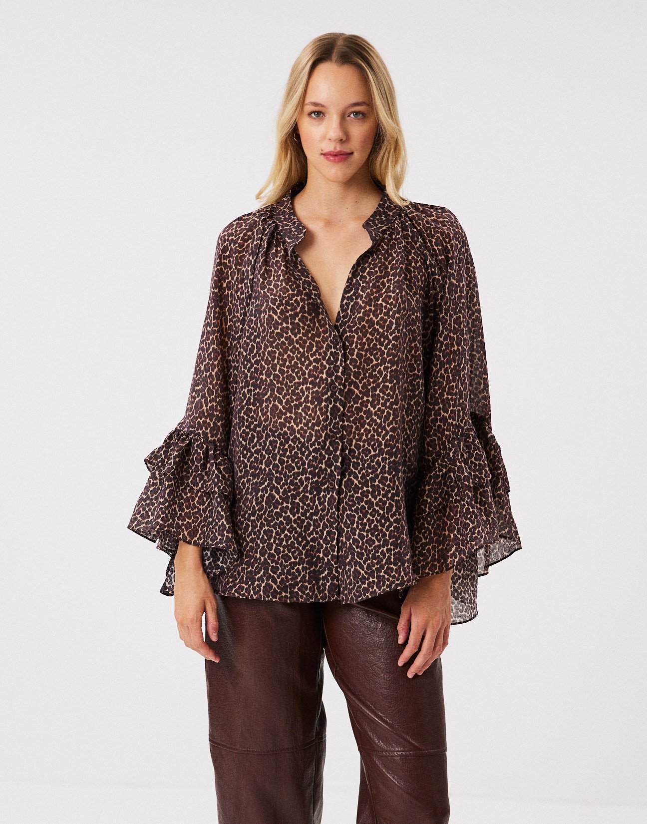 Πουκάμισο animal print με βολάν