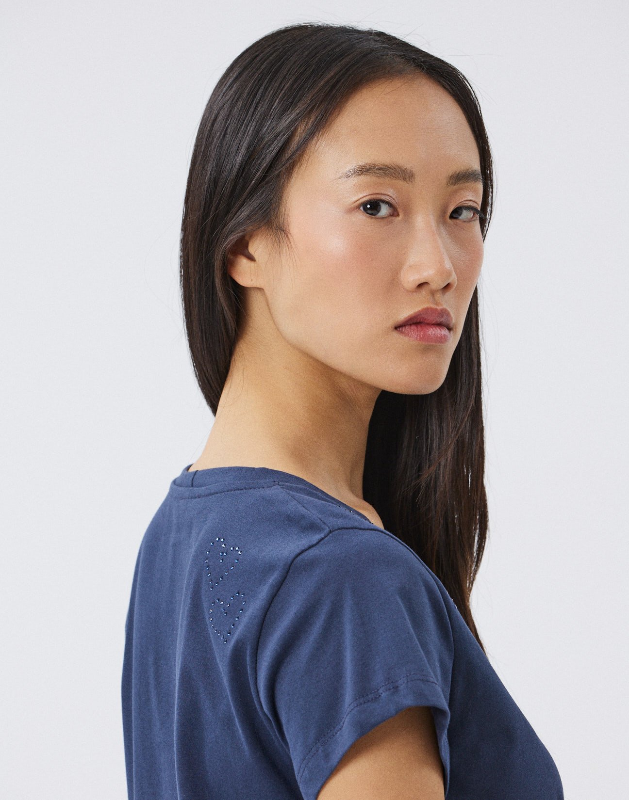 Asymmetric t-shirt with rhinestone