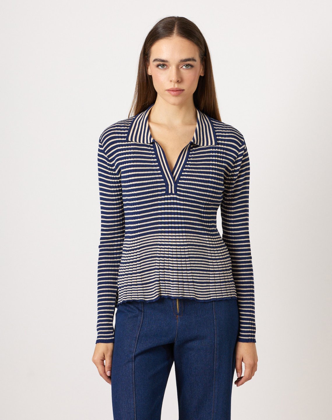 Knit blouse with collar