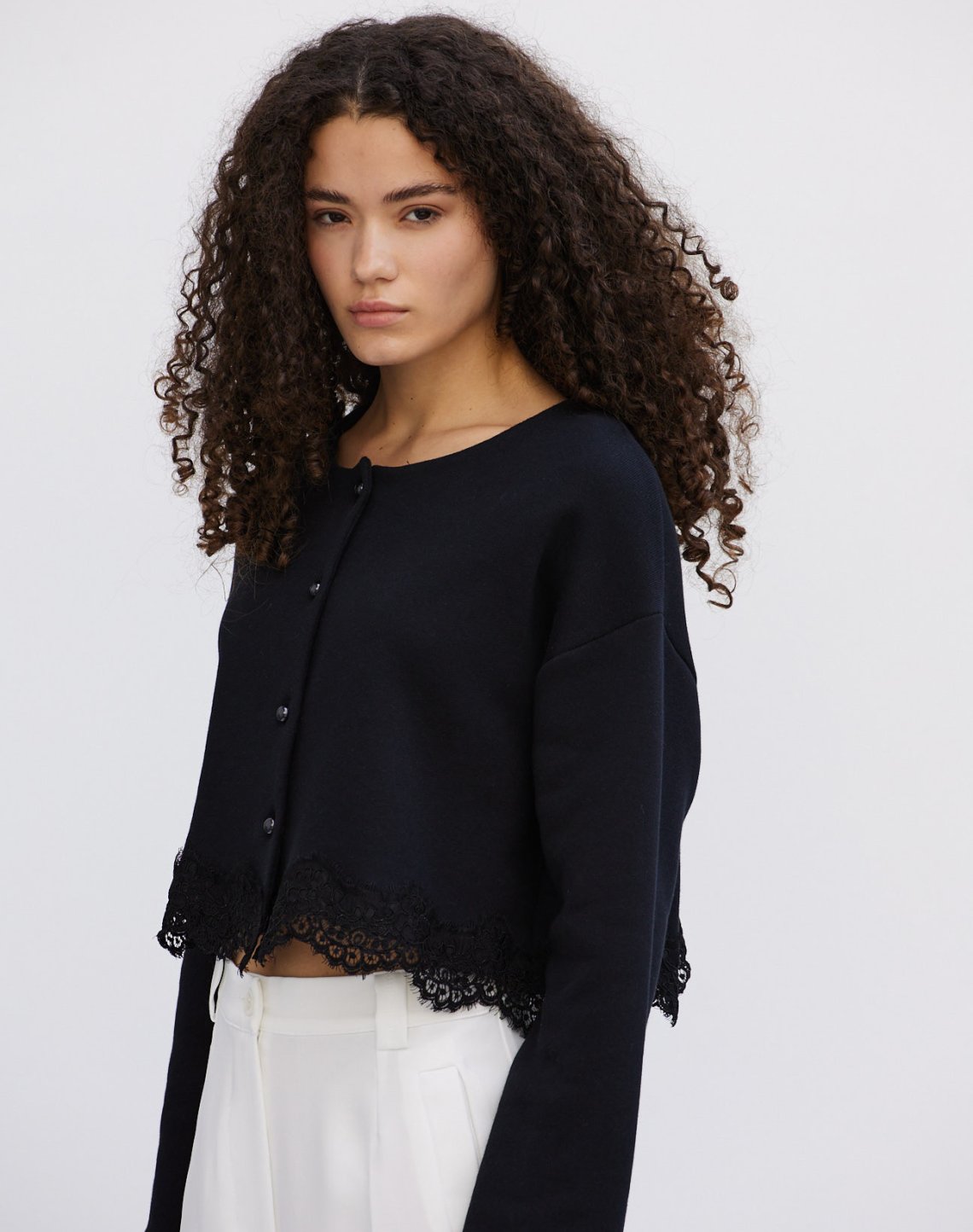 Sweatshirt cardigan with lace