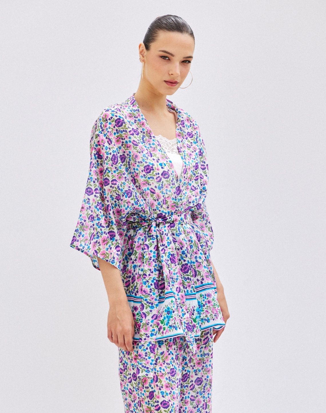 Printed kimono with belt