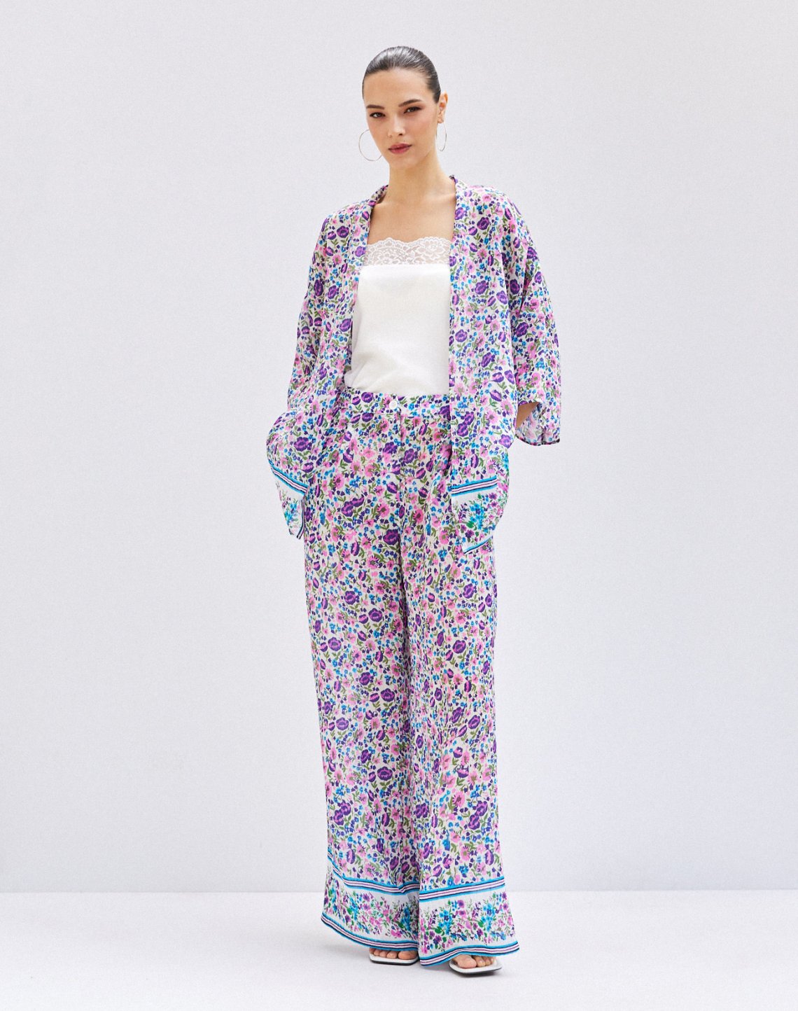 Printed trousers with pleats