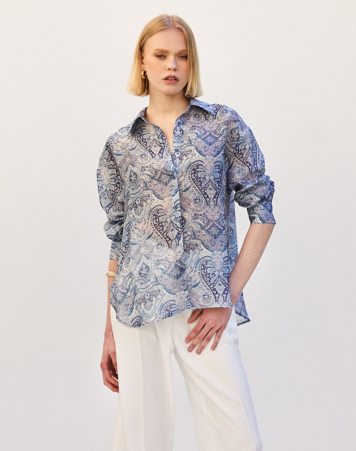 Oversized printed shirt