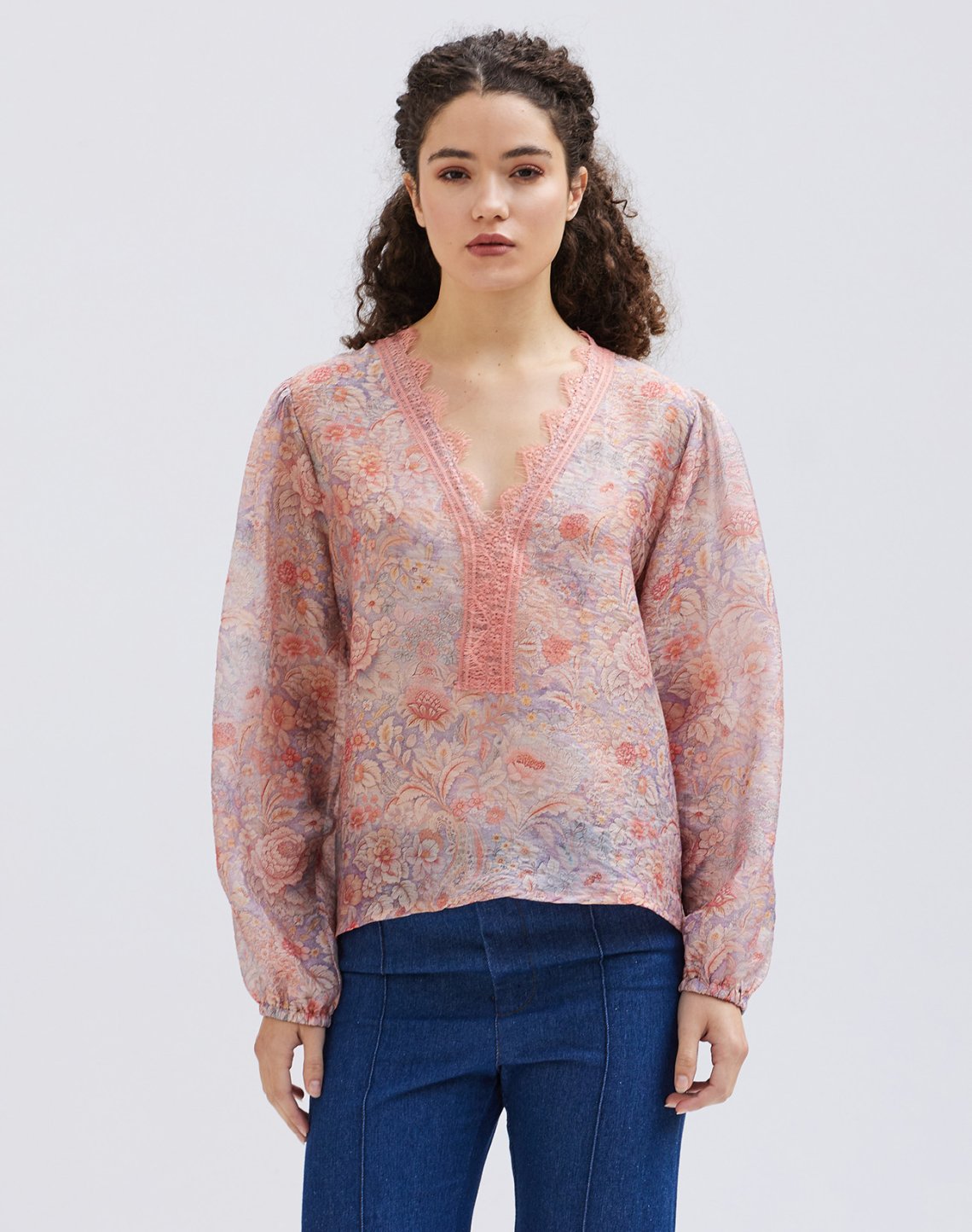 Printed blouse with lace