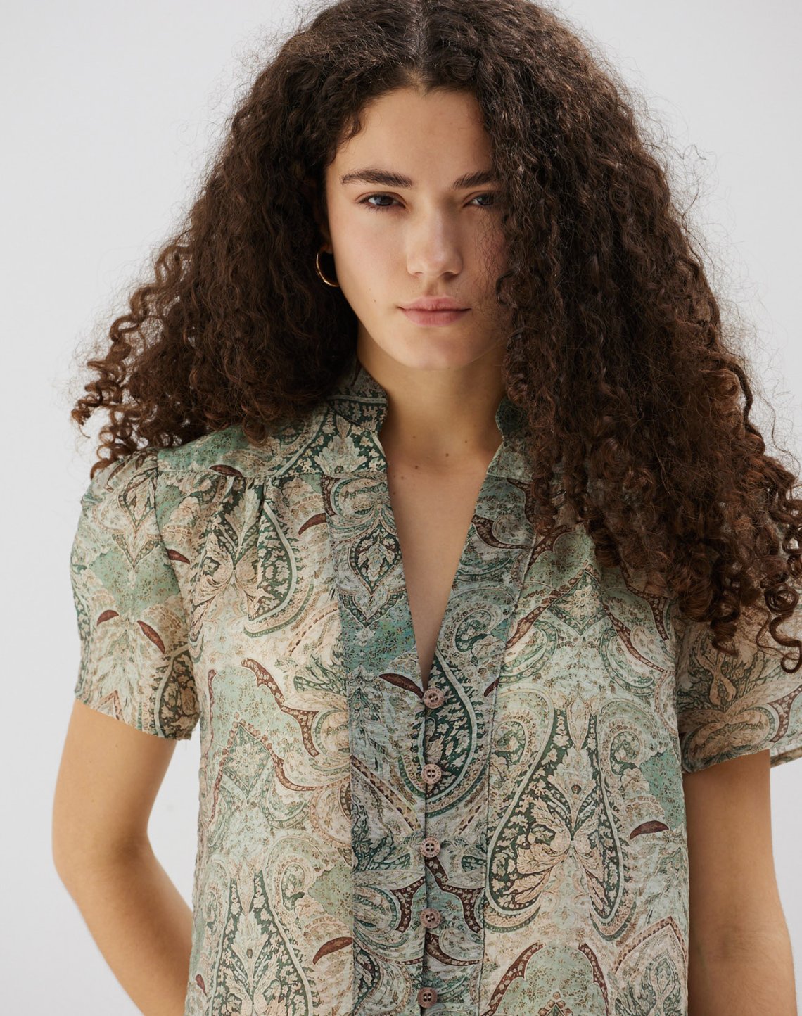 Printed shirt with gather