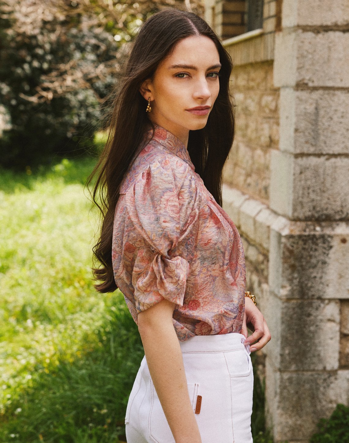 Printed shirt with knot