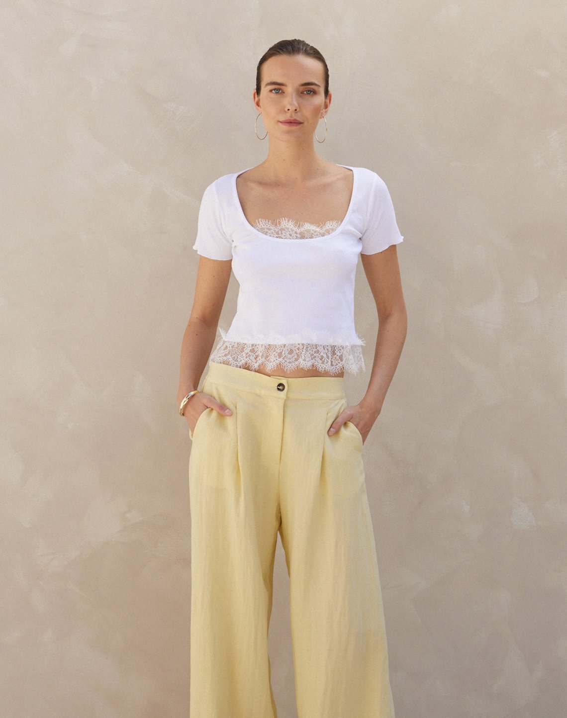 Ribbed top with lace