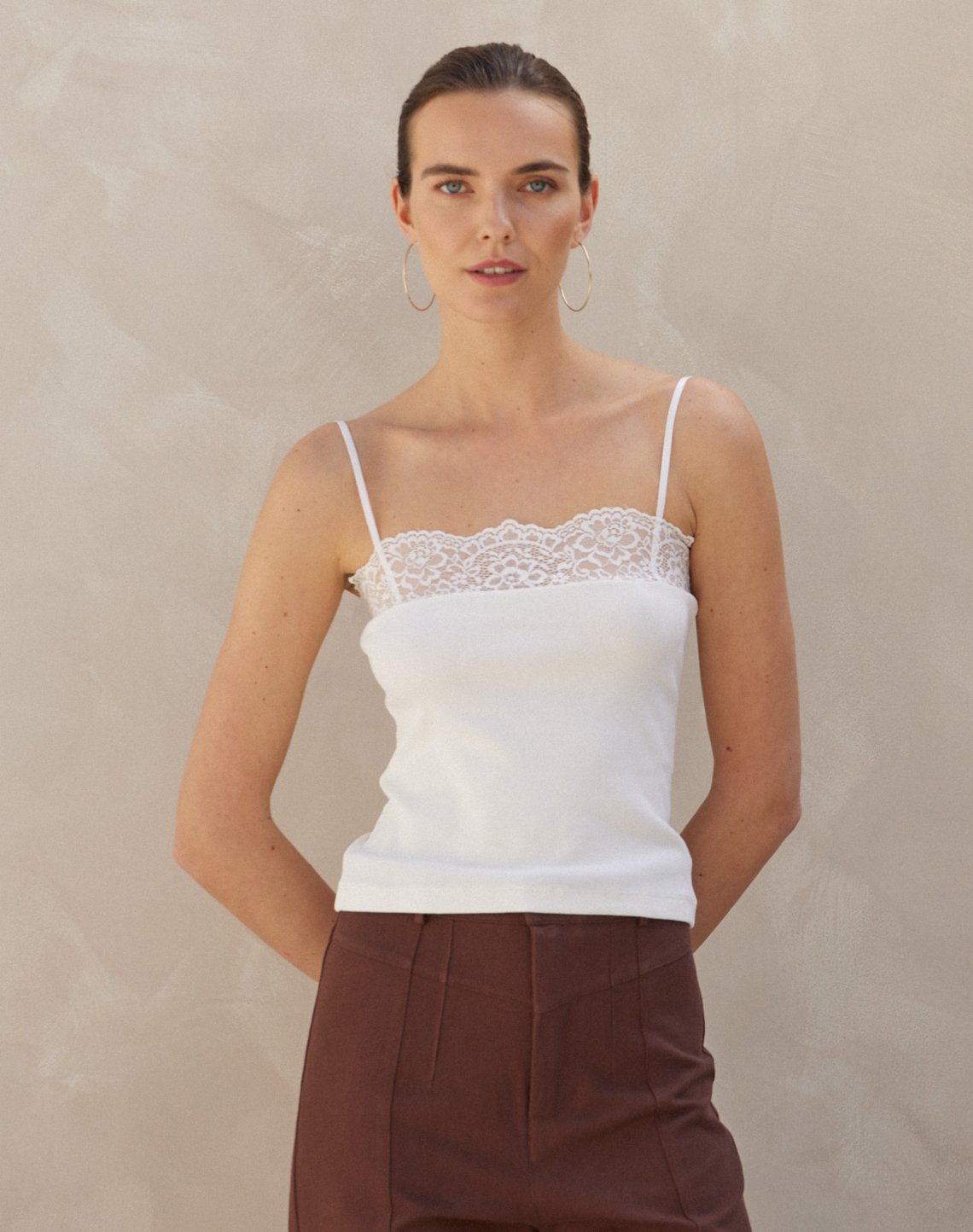Ribbed top with lace