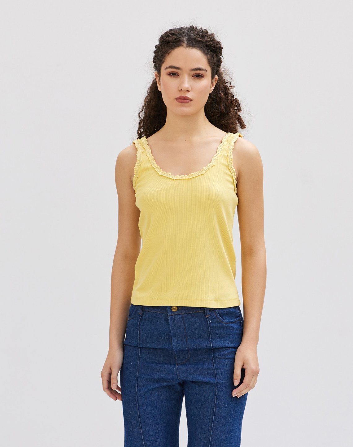 Ribbed top with lace