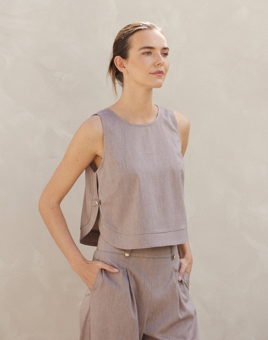 Sleeveless linen top
