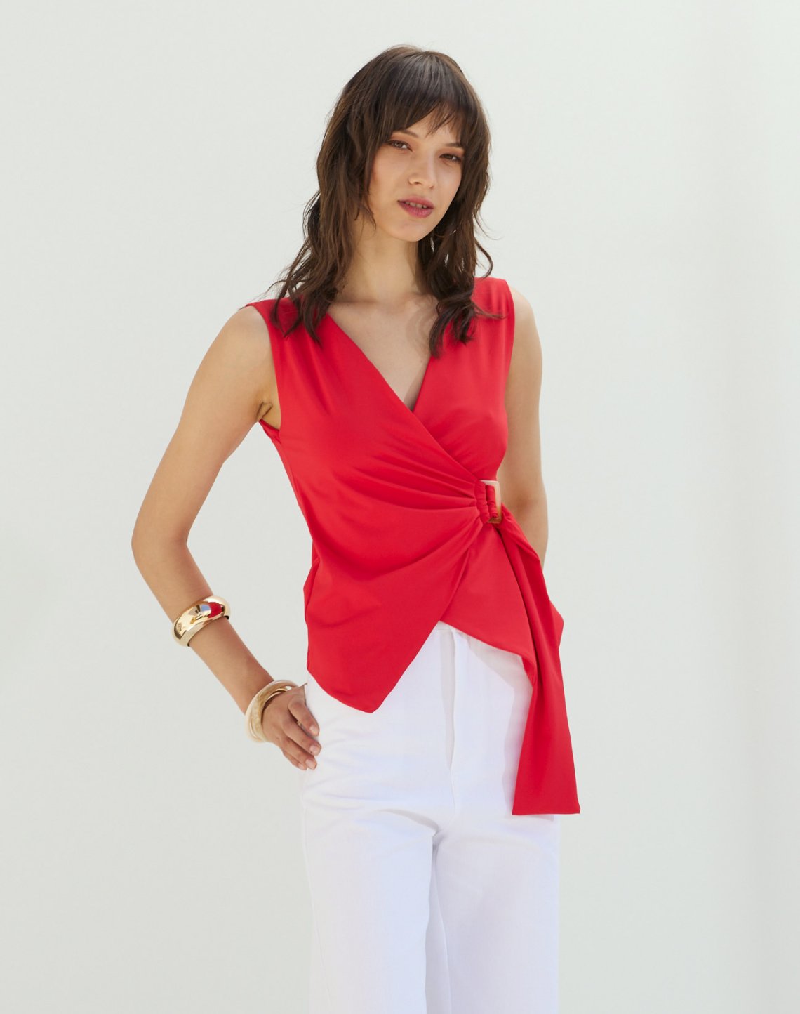 Wraped sleeveless top