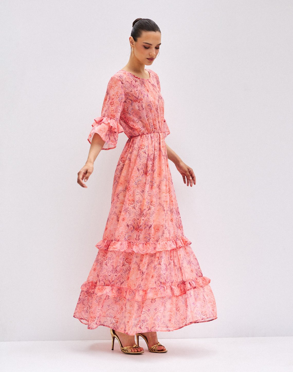 Maxi dress with ruffles